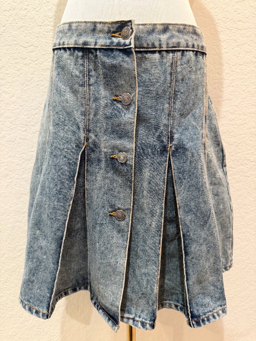 Vintage 80s Acid Wash Denim Mini Skirt Pleated Button Front Studebaker 7/8